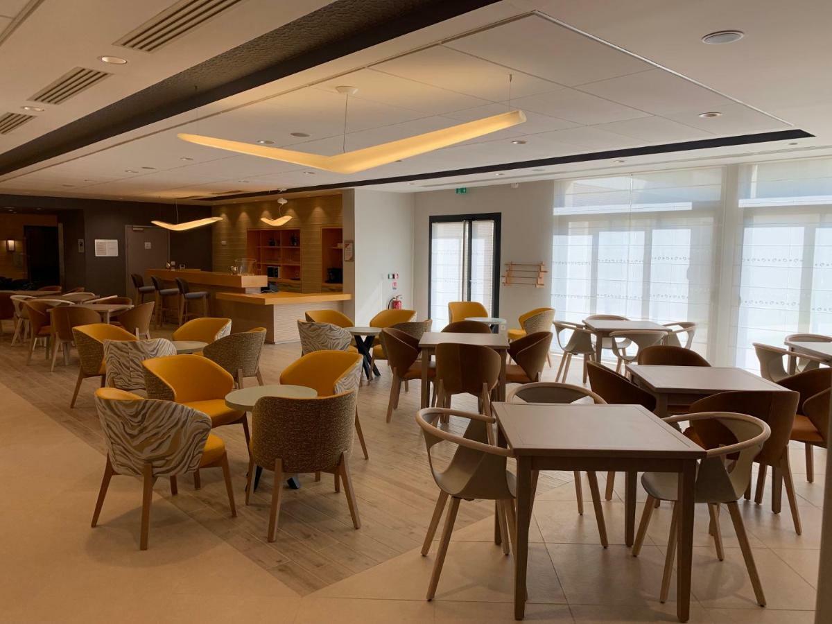 Aparthotel Résidence Services Seniors Domitys - Les Safrans *
